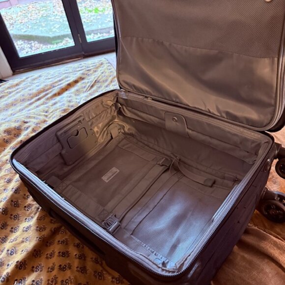 Briggs and Riley Carry-on expandable suitcase 22" perfect weekender - Picture 5 of 6